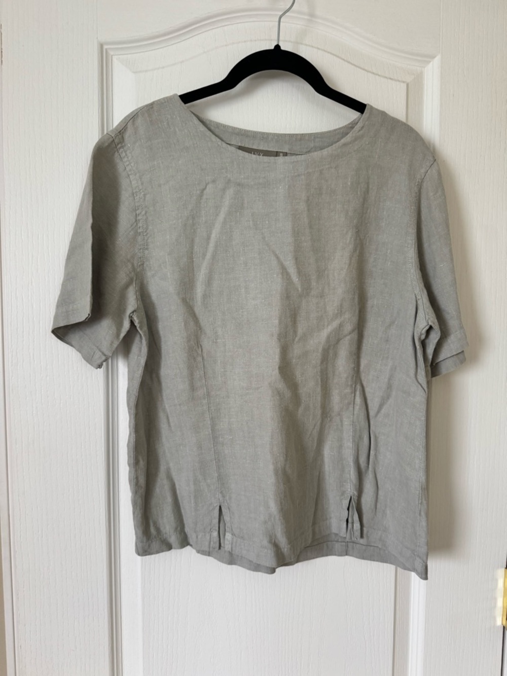 IVY Linen Short Sleeve Top Size Small Light Sage Green Relaxed Fit